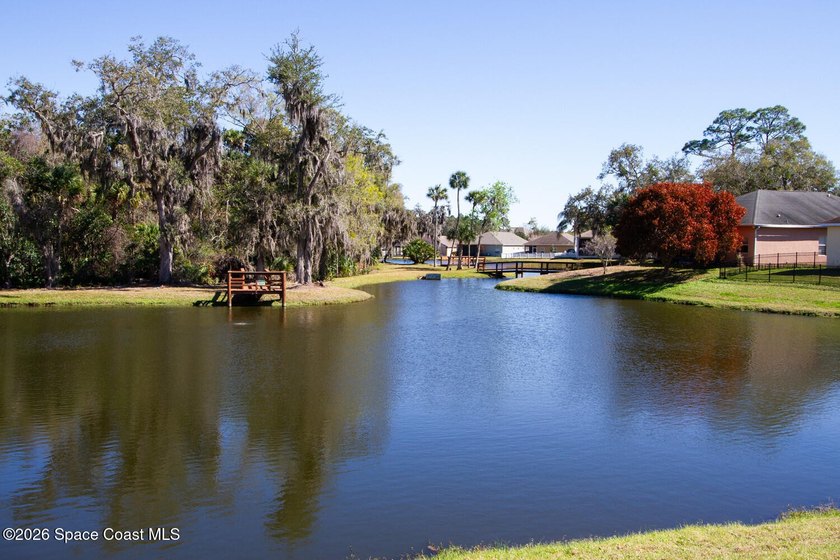 Beautifully upgraded 3BR/2BA home with 1,725 living sq ft (2,500 - photo 35