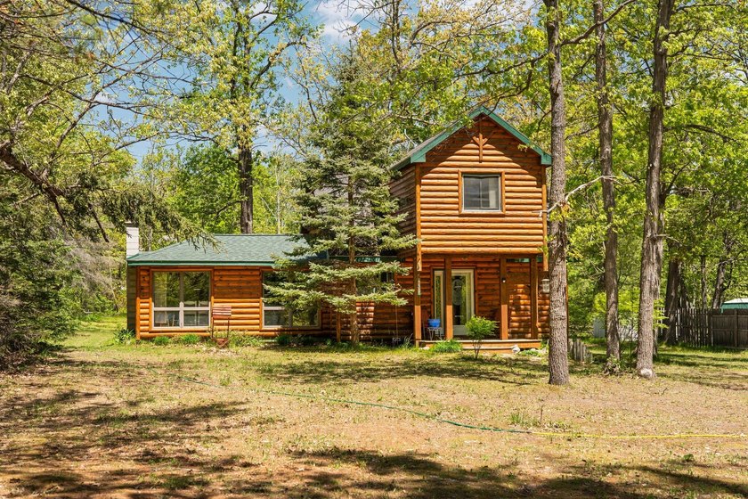 COMPETITIVELY PRICED TO SELL! This recently renovated, FULLY - photo 41