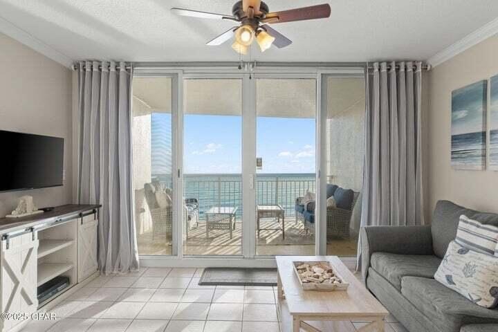 laundry, and owners' closet. This stylish beach haven boasts - photo 6