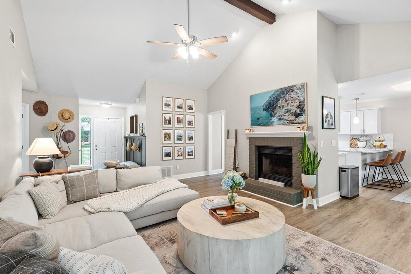 Welcome home to this gorgeous, light-filled 3-bedroom - photo 6