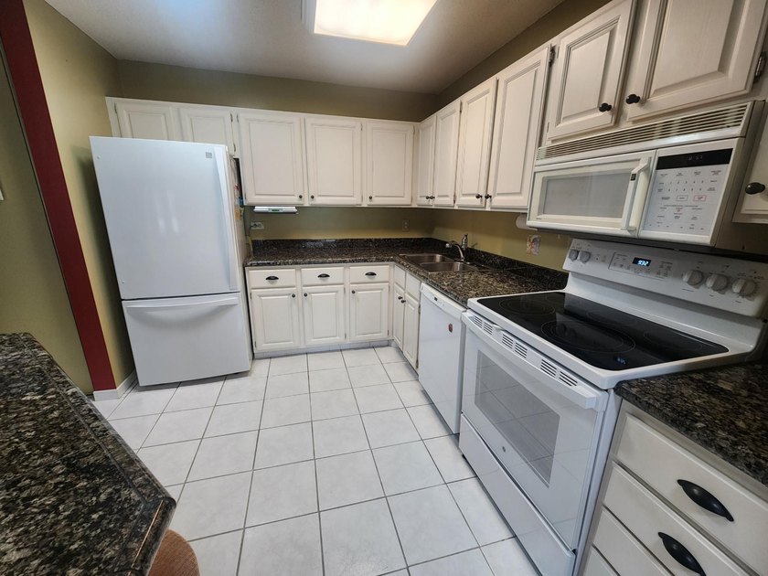 Welcome to Cimarron Ponds, and the Kingwood one-level townhome - photo 7