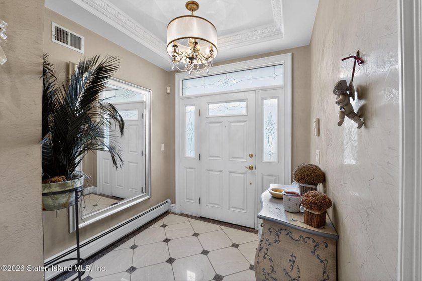 Enjoy family and entertaining in this charming 4 bedroom - photo 4