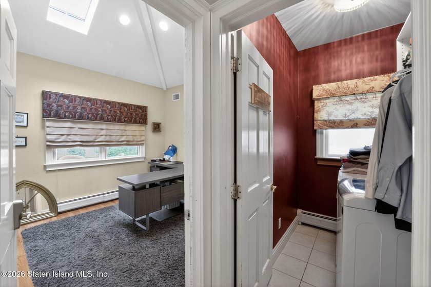 Enjoy family and entertaining in this charming 4 bedroom - photo 8