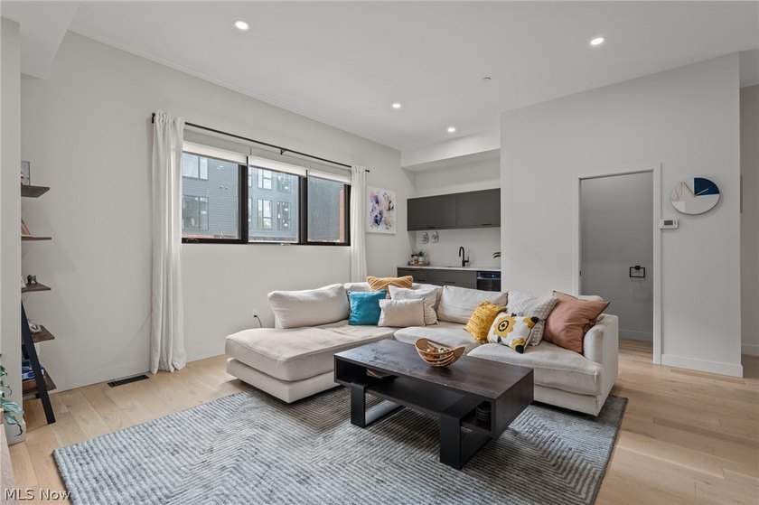 This is your opportunity to own one of Ohio City's most refined - photo 19