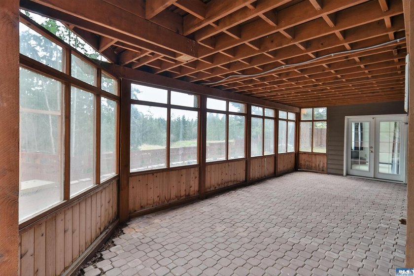 Private Woodland Heights retreat with luxury finishes, flexible - photo 19