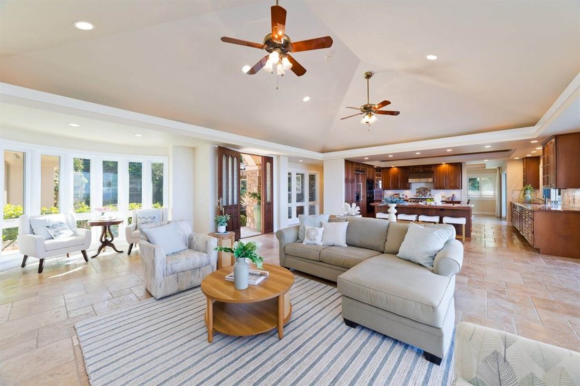 Perched above the Kona coast in the gated community of Bayview - photo 21