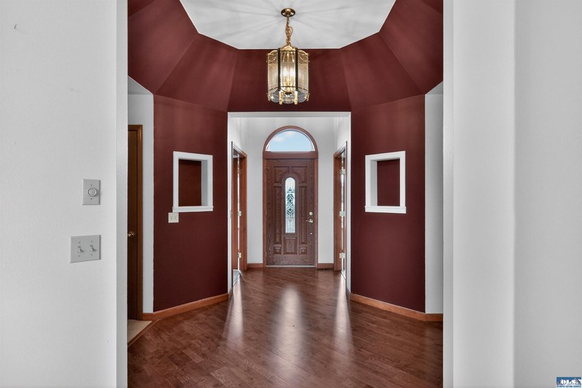 Private Woodland Heights retreat with luxury finishes, flexible - photo 22