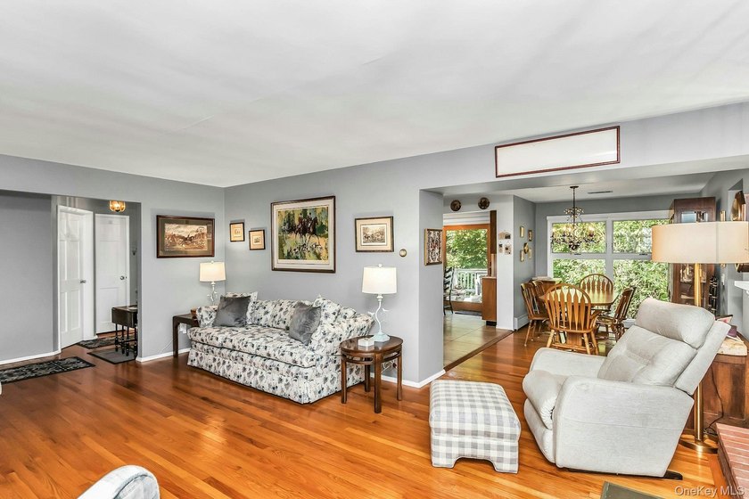 As Per SELLERS : NO Showings after 4:00 pm No Showings On - photo 4