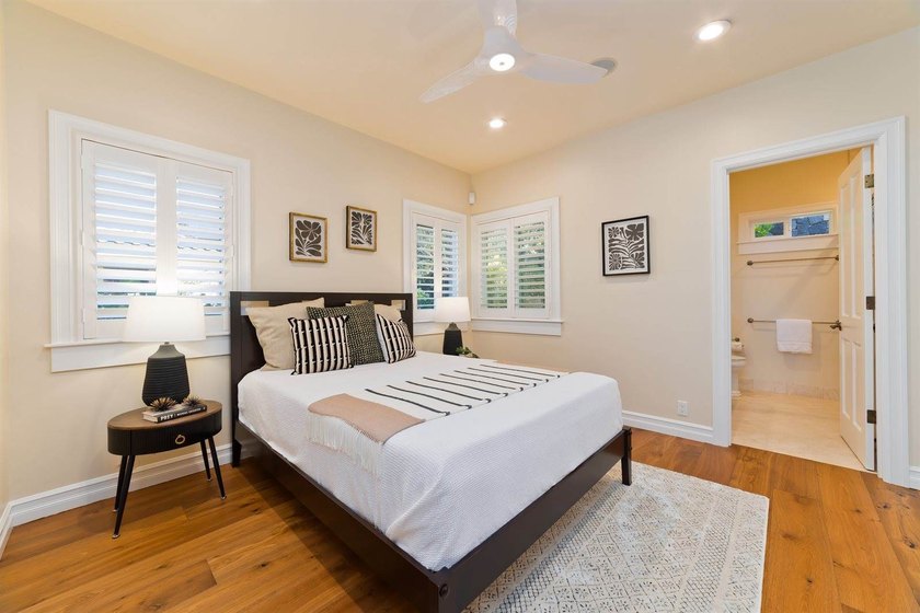Perched above the Kona coast in the gated community of Bayview - photo 24