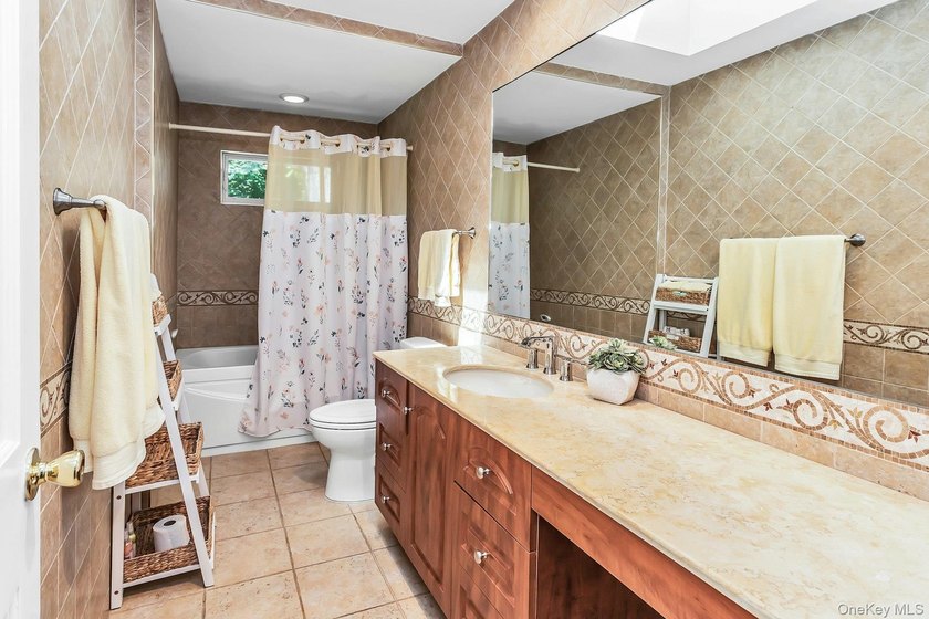 As Per SELLERS : NO Showings after 4:00 pm No Showings On - photo 10