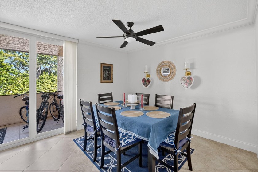 Perfectly positioned between two marinas, this one-bedroom - photo 19