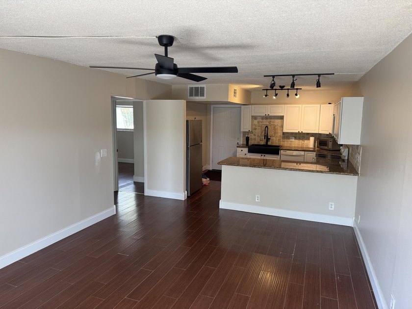 Waterfront living in the heart of North Palm Beach. This - photo 21