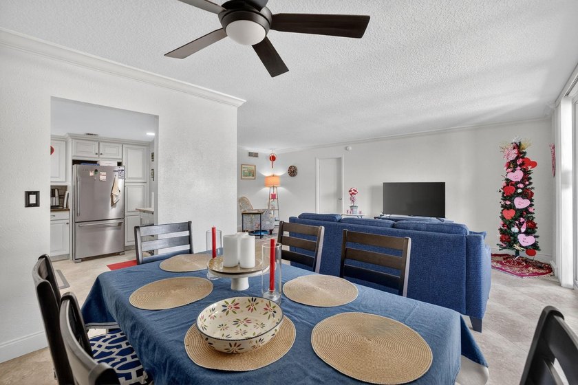 Perfectly positioned between two marinas, this one-bedroom - photo 21