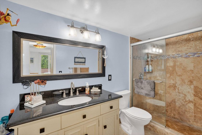 Perfectly positioned between two marinas, this one-bedroom - photo 34