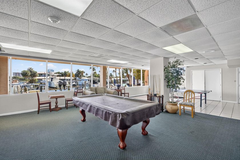 Perfectly positioned between two marinas, this one-bedroom - photo 48