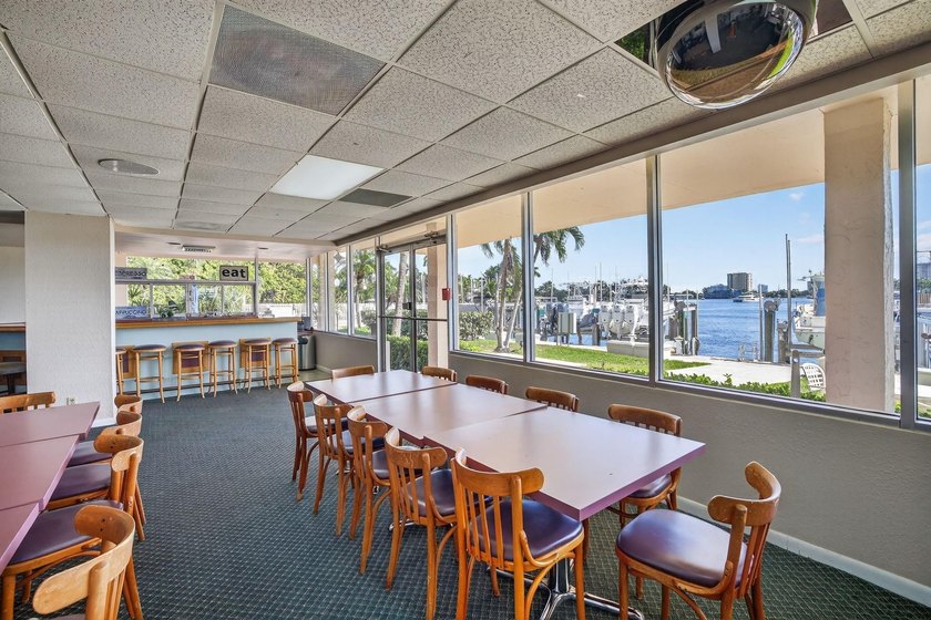 Perfectly positioned between two marinas, this one-bedroom - photo 49