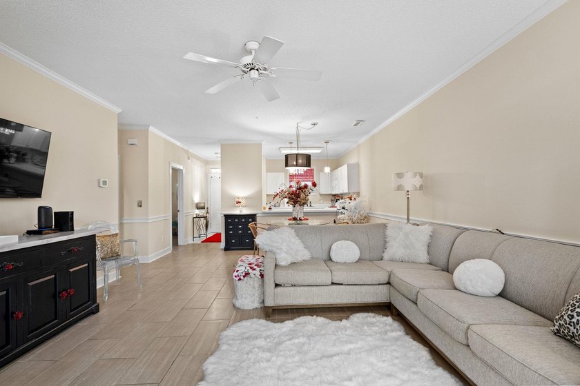 Beautiful first floor 2 bedroom, 2 bath condo located in the - photo 4