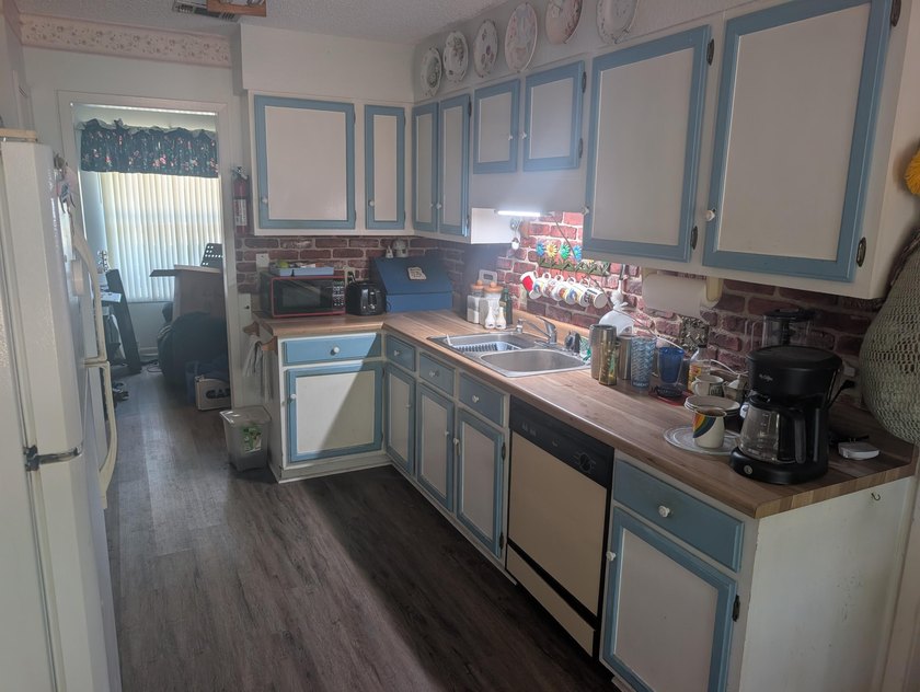 NO HOA!!! This property sits on a spacious corner lot with - photo 5