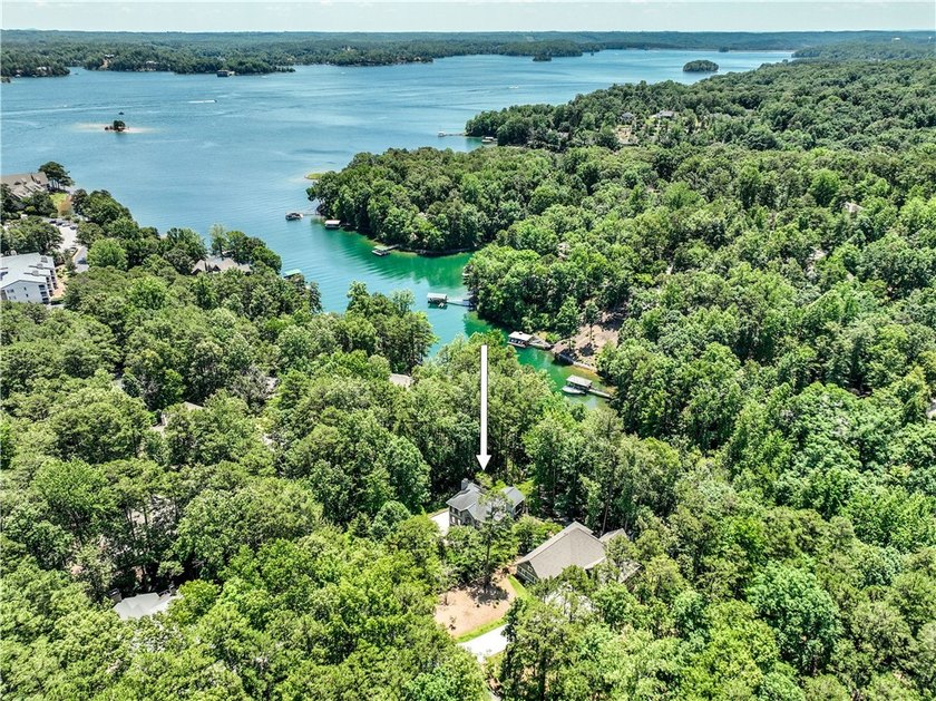 Enjoy The Keowee Life at 9 Rip Tide Ct. with direct water access - photo 4