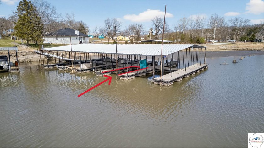 Lake of the Ozarks retreat located in the desirable Keithley's - photo 6