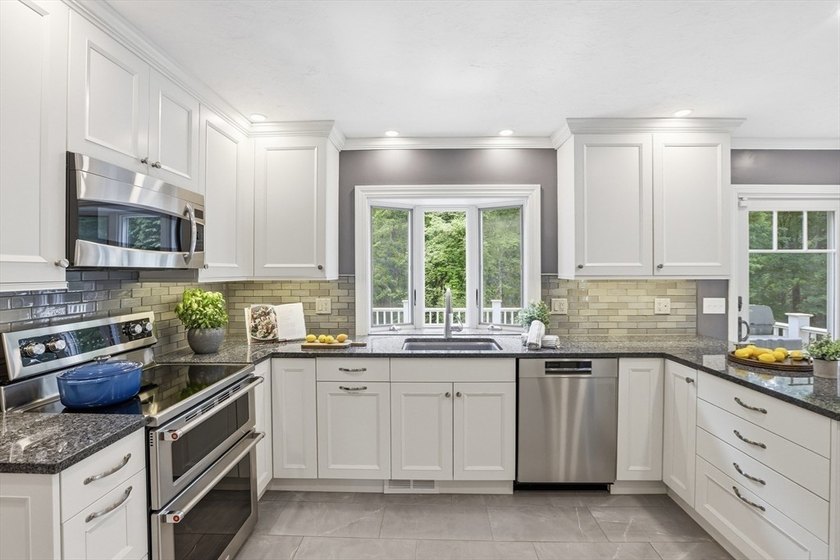 Welcome to this beautifully updated Colonial set on 1.74 acres - photo 12