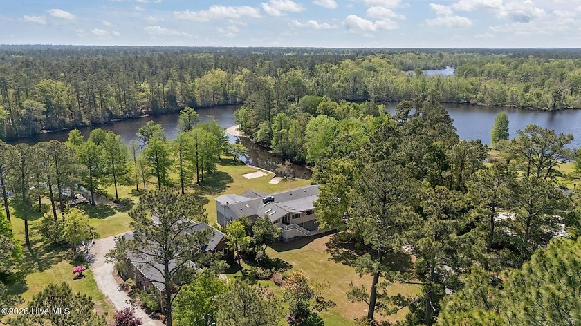 Completely reimagined waterfront residence on the Trent River - photo 23