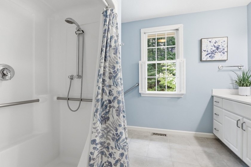 Welcome to this beautifully updated Colonial set on 1.74 acres - photo 25