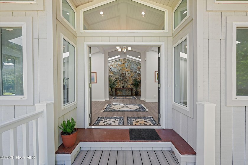 Completely reimagined waterfront residence on the Trent River - photo 33