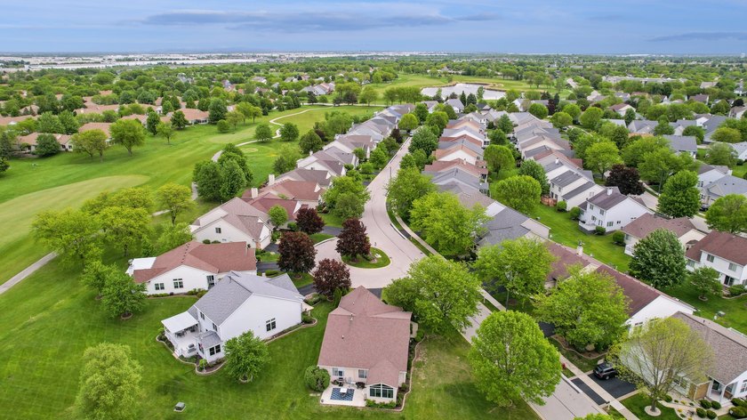 UPDATED 2155SF 3 BEDROOM, 3 BATH RANCH. ADDITIONAL LIVING SPACE - photo 4