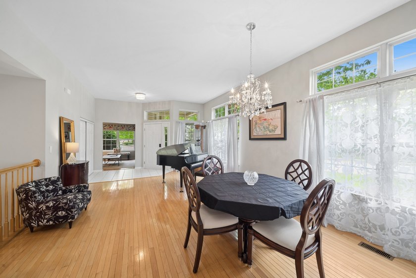 UPDATED 2155SF 3 BEDROOM, 3 BATH RANCH. ADDITIONAL LIVING SPACE - photo 7
