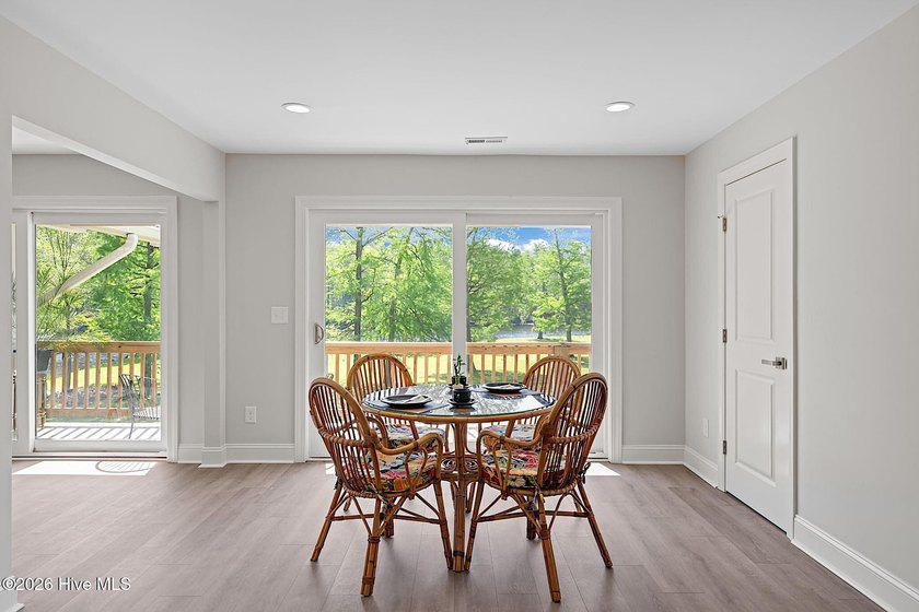 Completely reimagined waterfront residence on the Trent River - photo 38