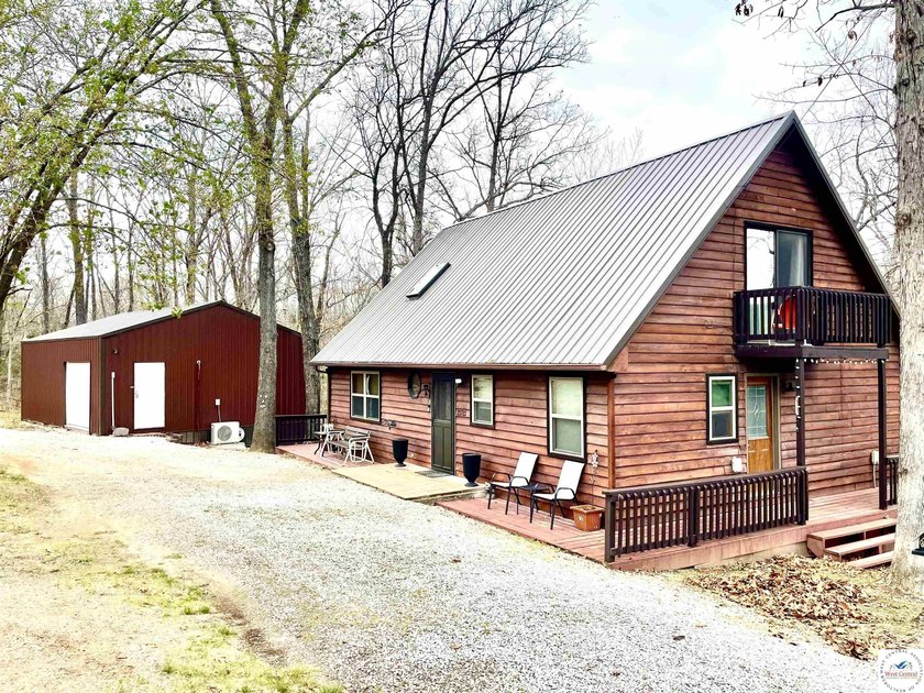 Enjoy peaceful lake living in this bright and beautiful home - photo 2