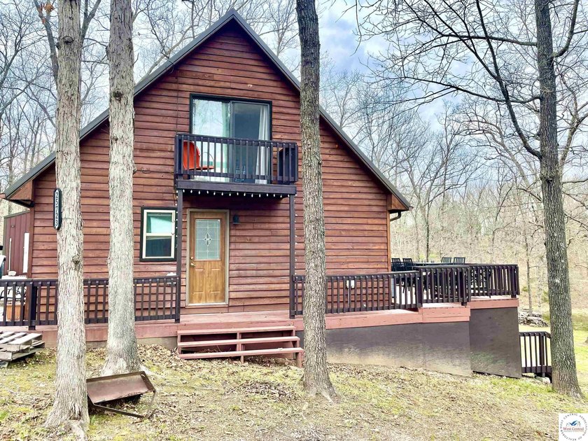 Enjoy peaceful lake living in this bright and beautiful home - photo 6