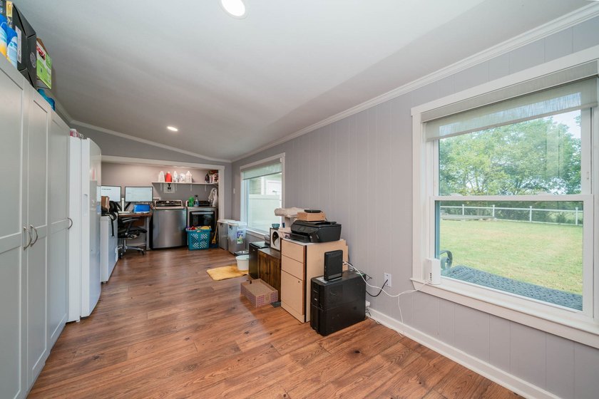 Just minutes from Lake Jacksonville, this beautifully renovated - photo 12