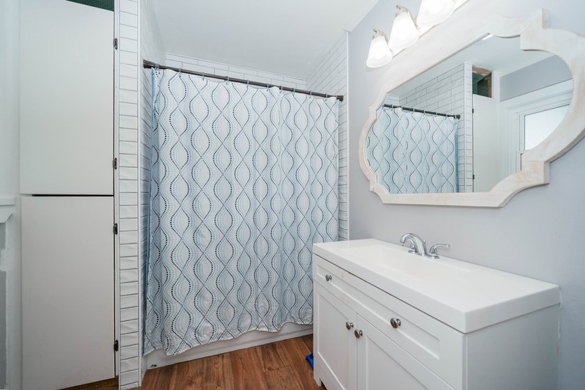 Just minutes from Lake Jacksonville, this beautifully renovated - photo 24