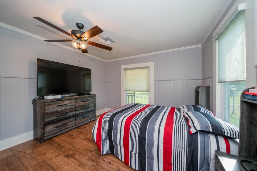 Just minutes from Lake Jacksonville, this beautifully renovated - photo 25