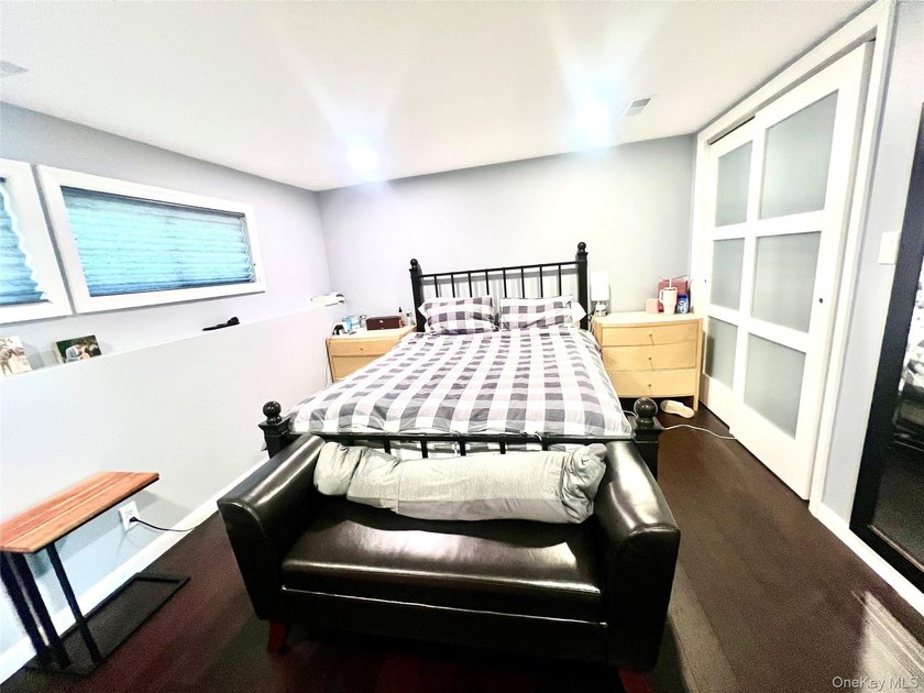 Fully updated Hi-Ranch with 4 bedrooms and 3 full bathrooms - photo 15