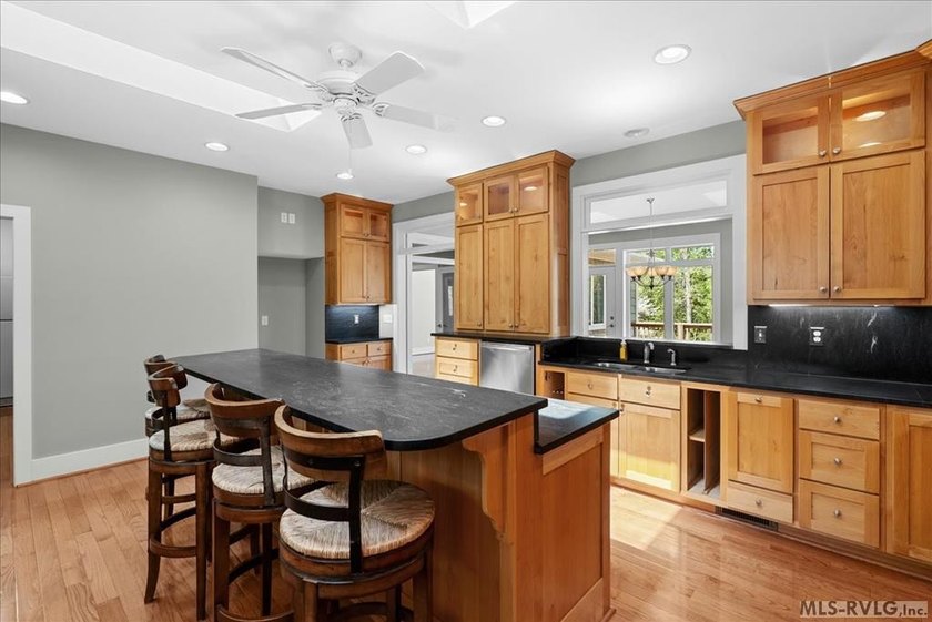 Imagine this: your family compound on three Lake Gaston - photo 28