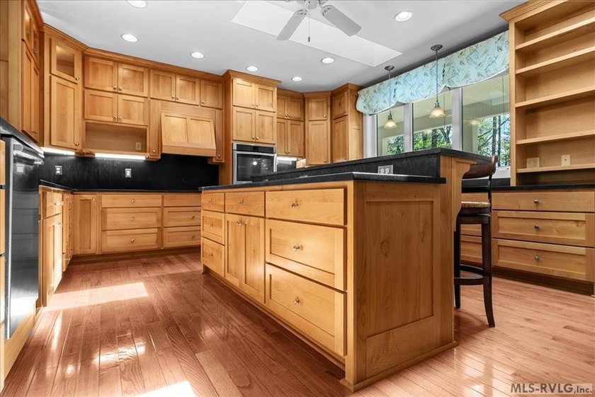 Imagine this: your family compound on three Lake Gaston - photo 31
