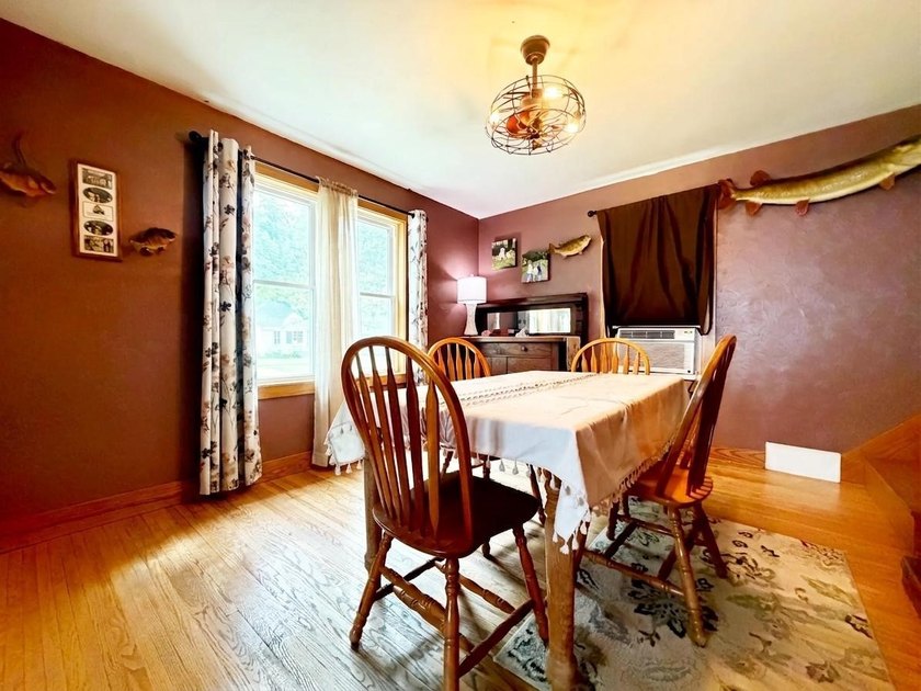 Welcome home to this charming 3-bedroom, 1.5-bath property - photo 7