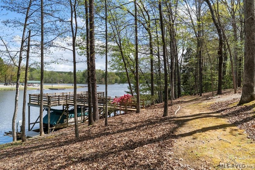 Imagine this: your family compound on three Lake Gaston - photo 57