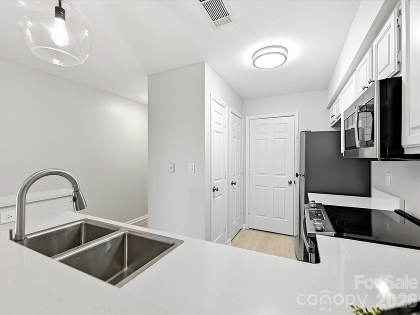 Welcome to effortless Lake Norman living in this beautifully - photo 8