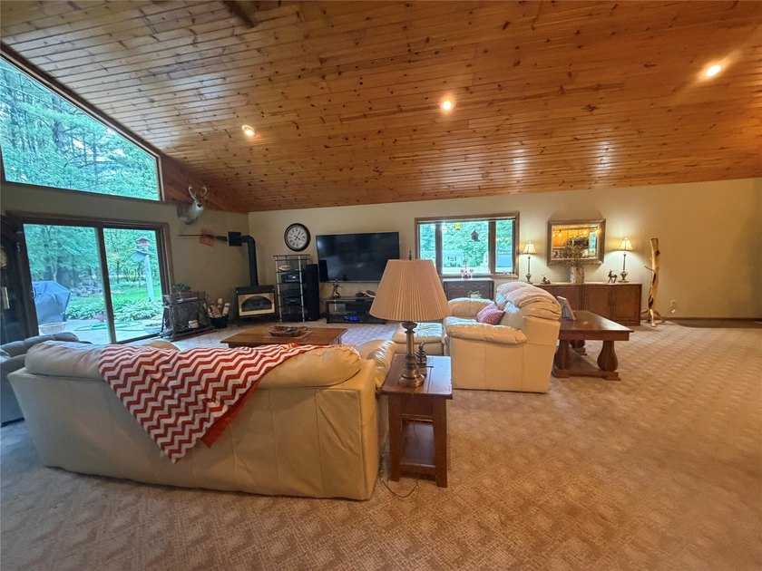 Custom-built open-concept home in the desirable Tainter Lake - photo 8