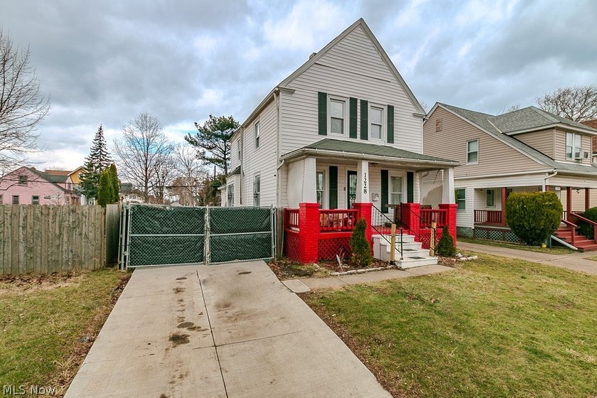 Welcome to this updated Colonial offering over 1,500 square feet - photo 11