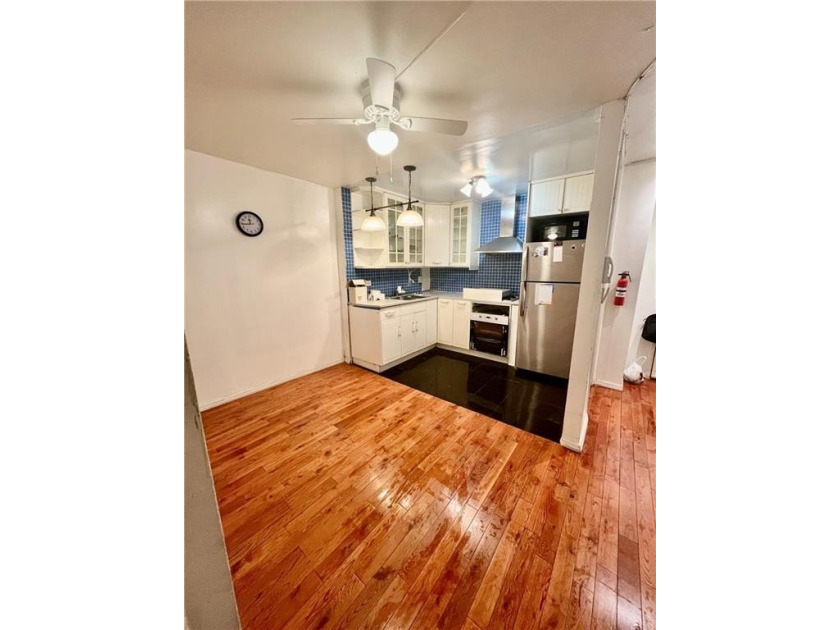 Spacious Two-Bedroom Condominium with Full-Service Amenities in - photo 4