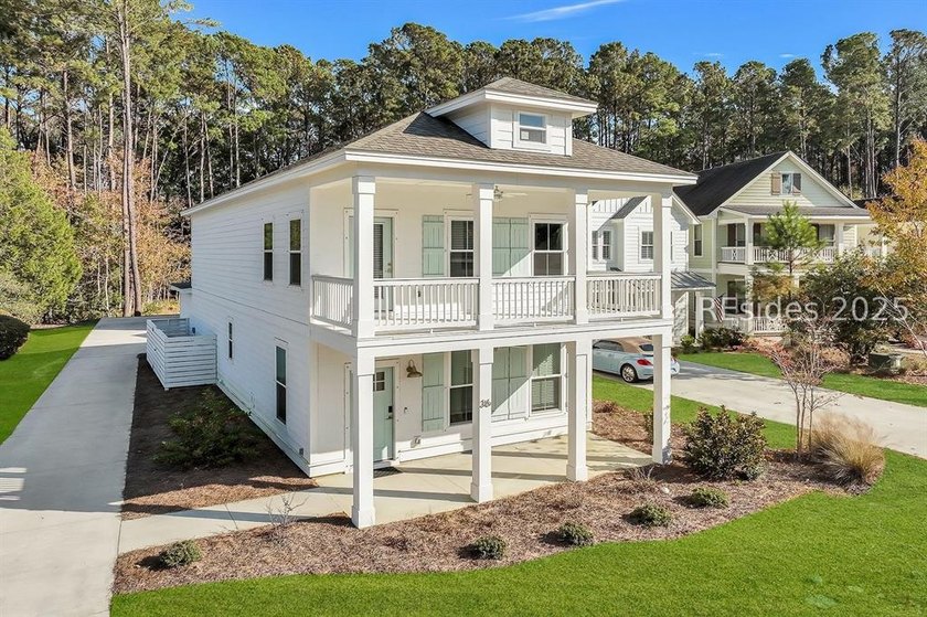 Welcome to this stunning custom-built home in Hampton Lake - photo 2