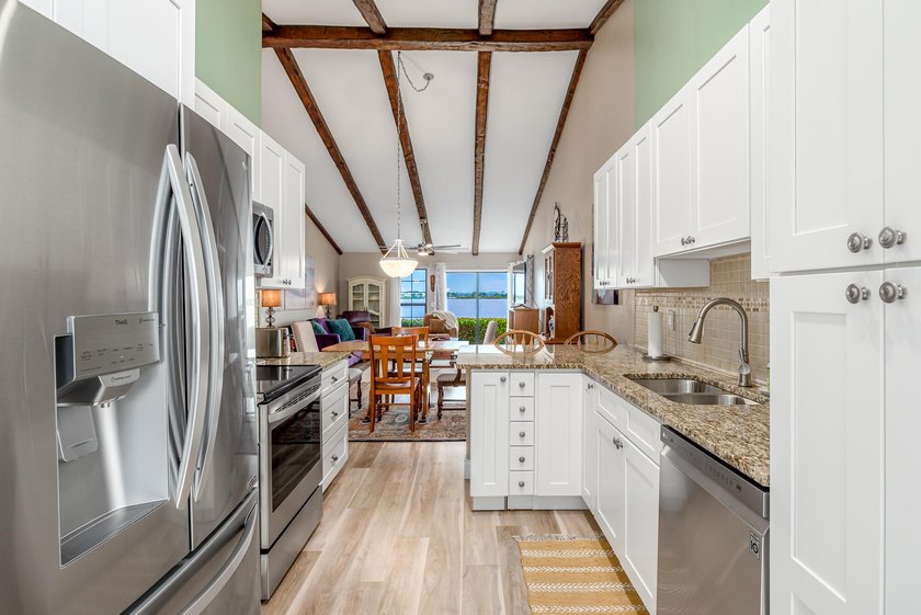 DIRECT WATERFRONT Villa with spectacular river views (Per FEMA - photo 5
