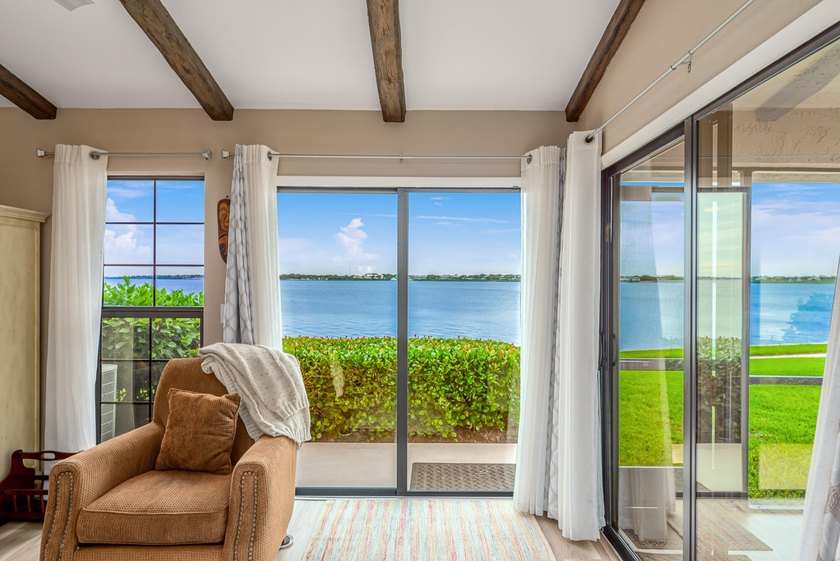 DIRECT WATERFRONT Villa with spectacular river views (Per FEMA - photo 7