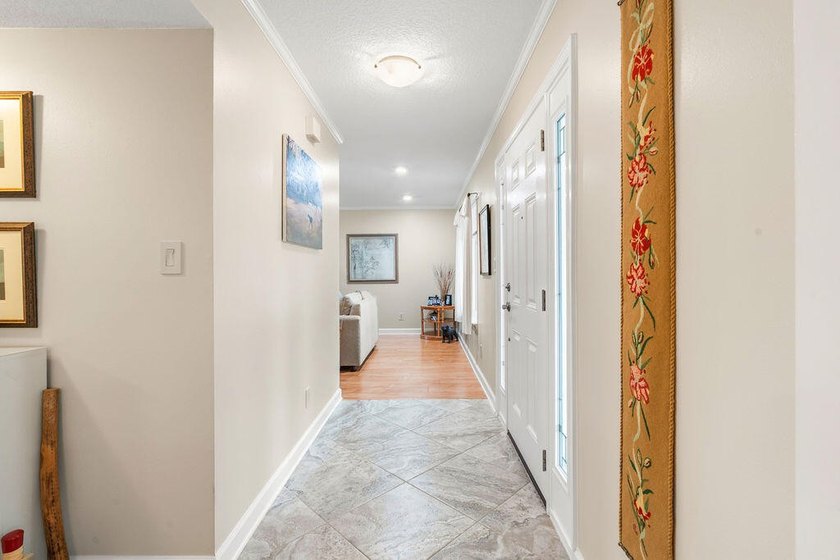 Remarks: Meticulously maintained home with original owners! This - photo 3