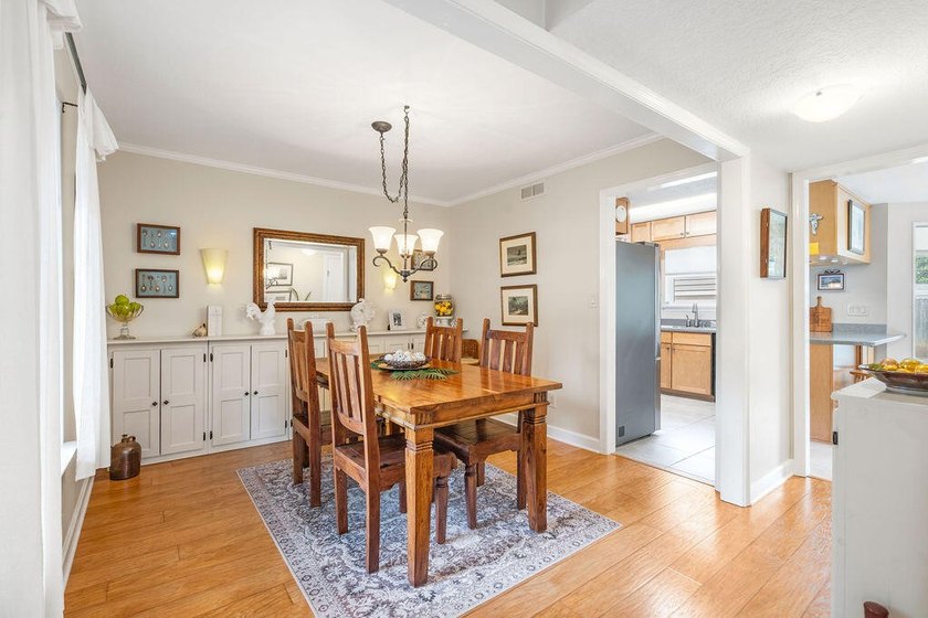 Remarks: Meticulously maintained home with original owners! This - photo 4